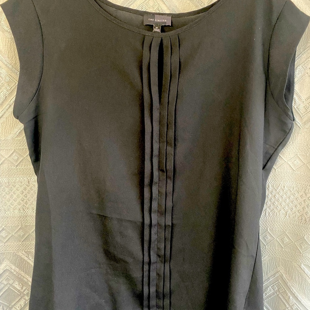 The Limited cap sleeve shell/ blouse